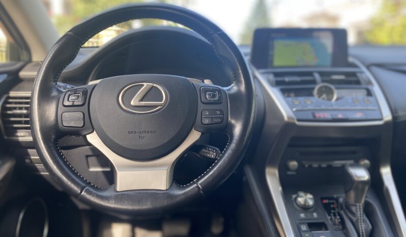 LEXUS NX 300H 198CV lleno