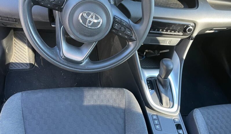 TOYOTA YARIS 120H HIBRIDO lleno