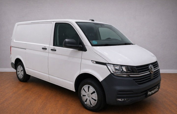 VW TRANSPORTER 6.1 110CV lleno