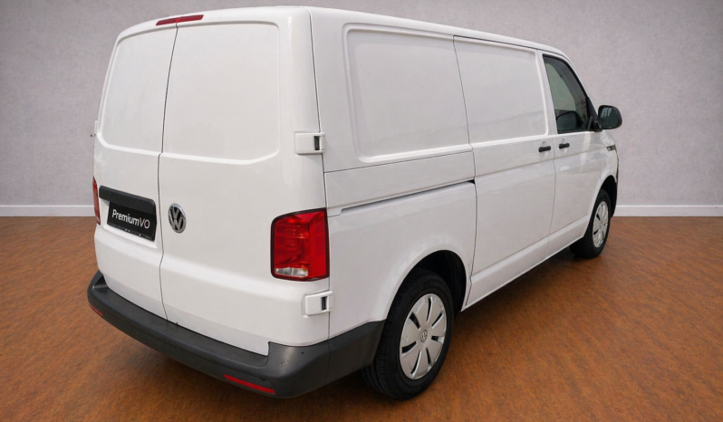 VW TRANSPORTER 6.1 110CV lleno