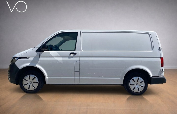 VW TRANSPORTER 6.1 110CV lleno