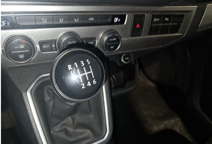 VW CALIFORNIA TOUR TDI 150CV lleno