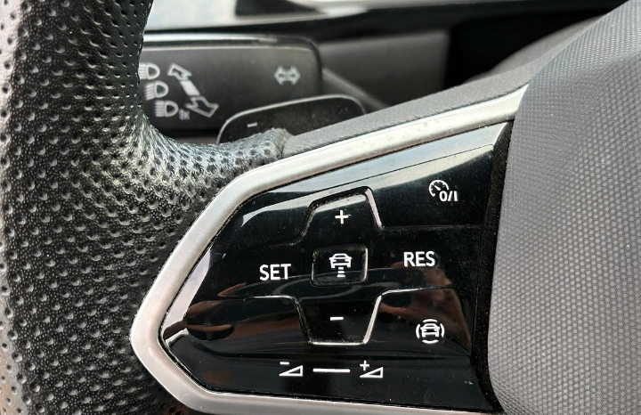 VW T-ROC R-LINE 150CV DSG lleno