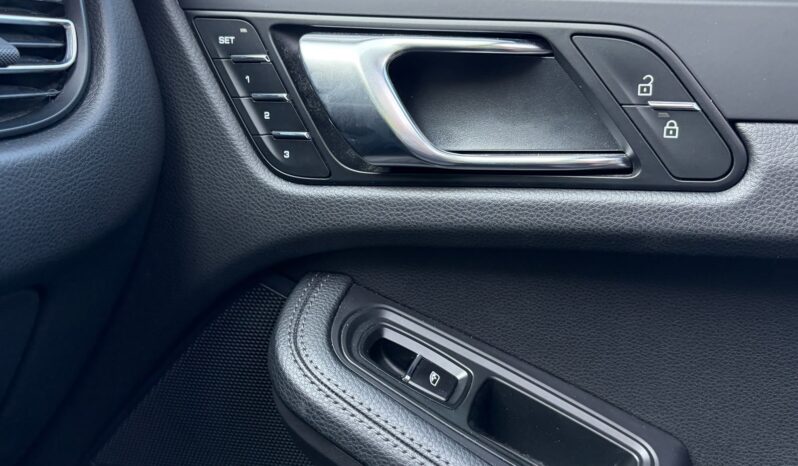 PORSCHE MACAN lleno