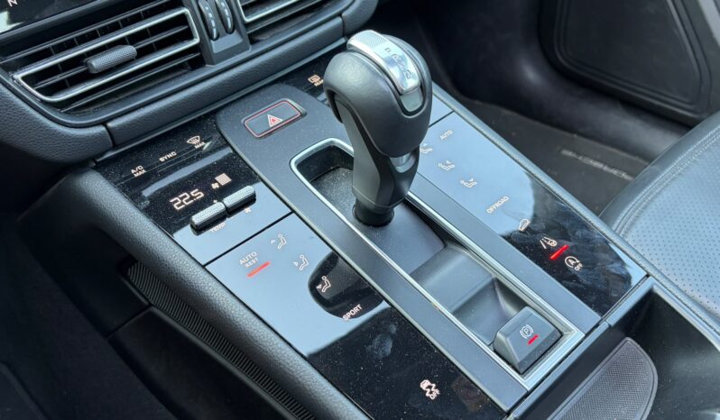 PORSCHE MACAN lleno